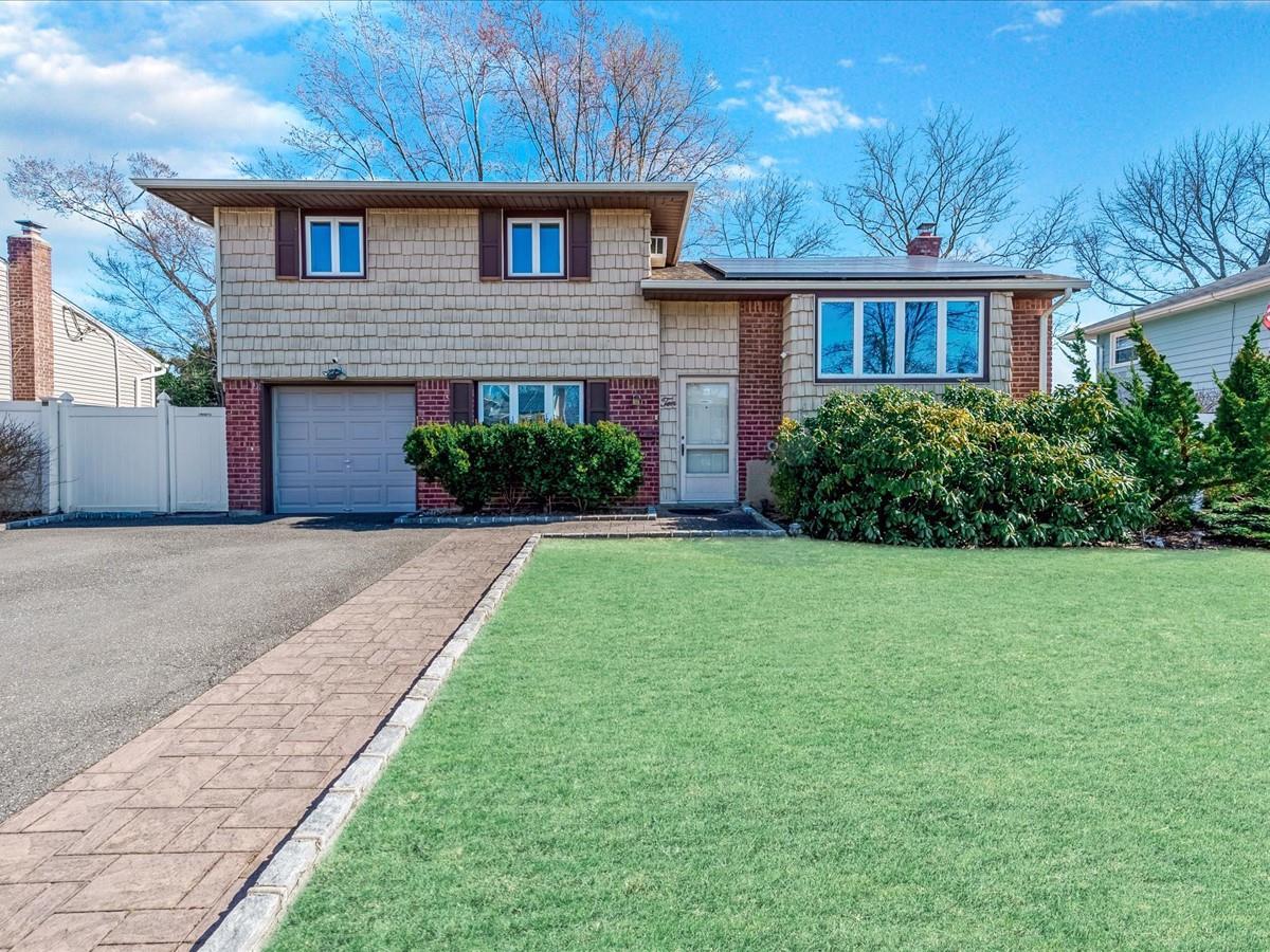 John Dr, Old Bethpage, NY 11804