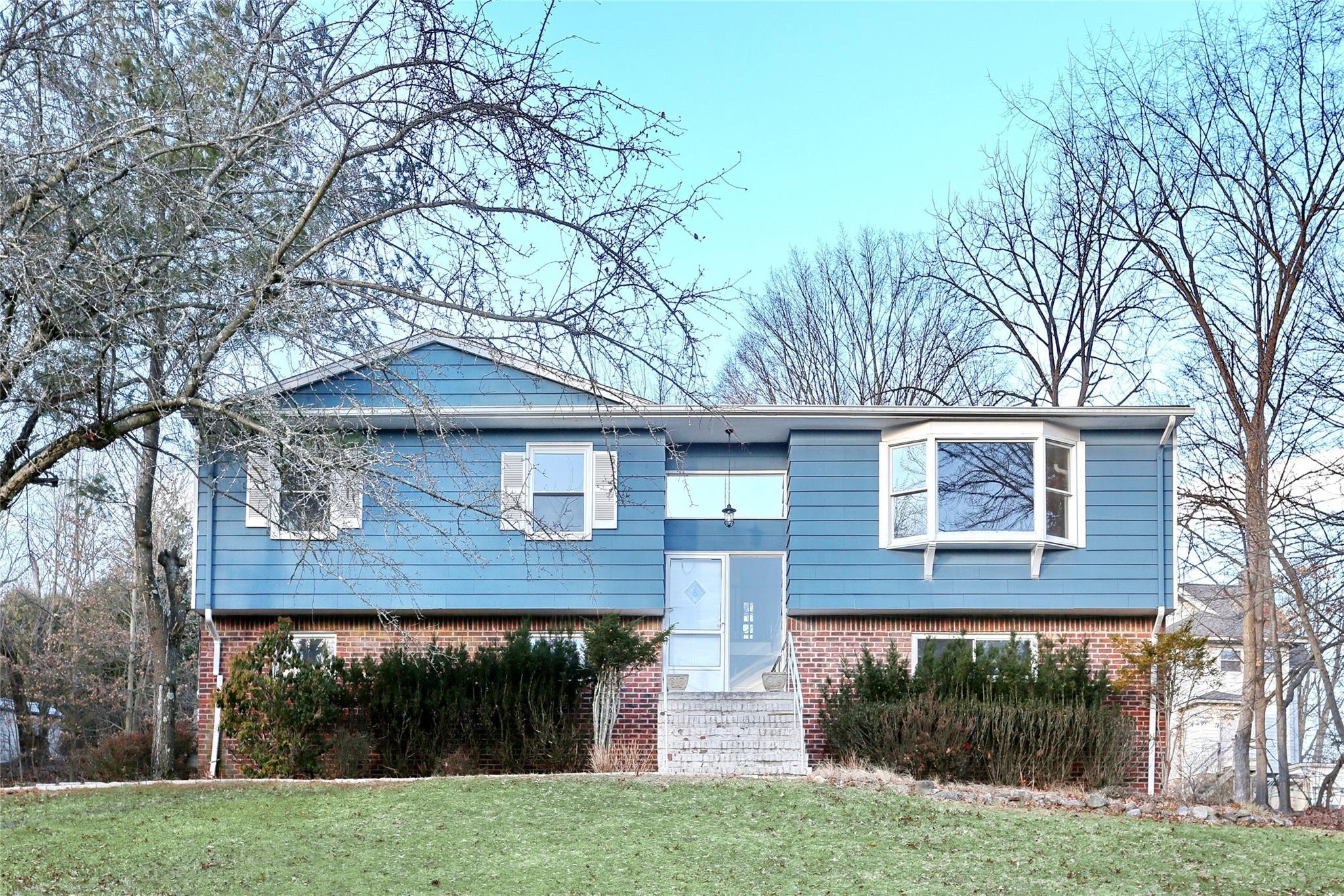 Robert Pl, Nanuet, NY 10954