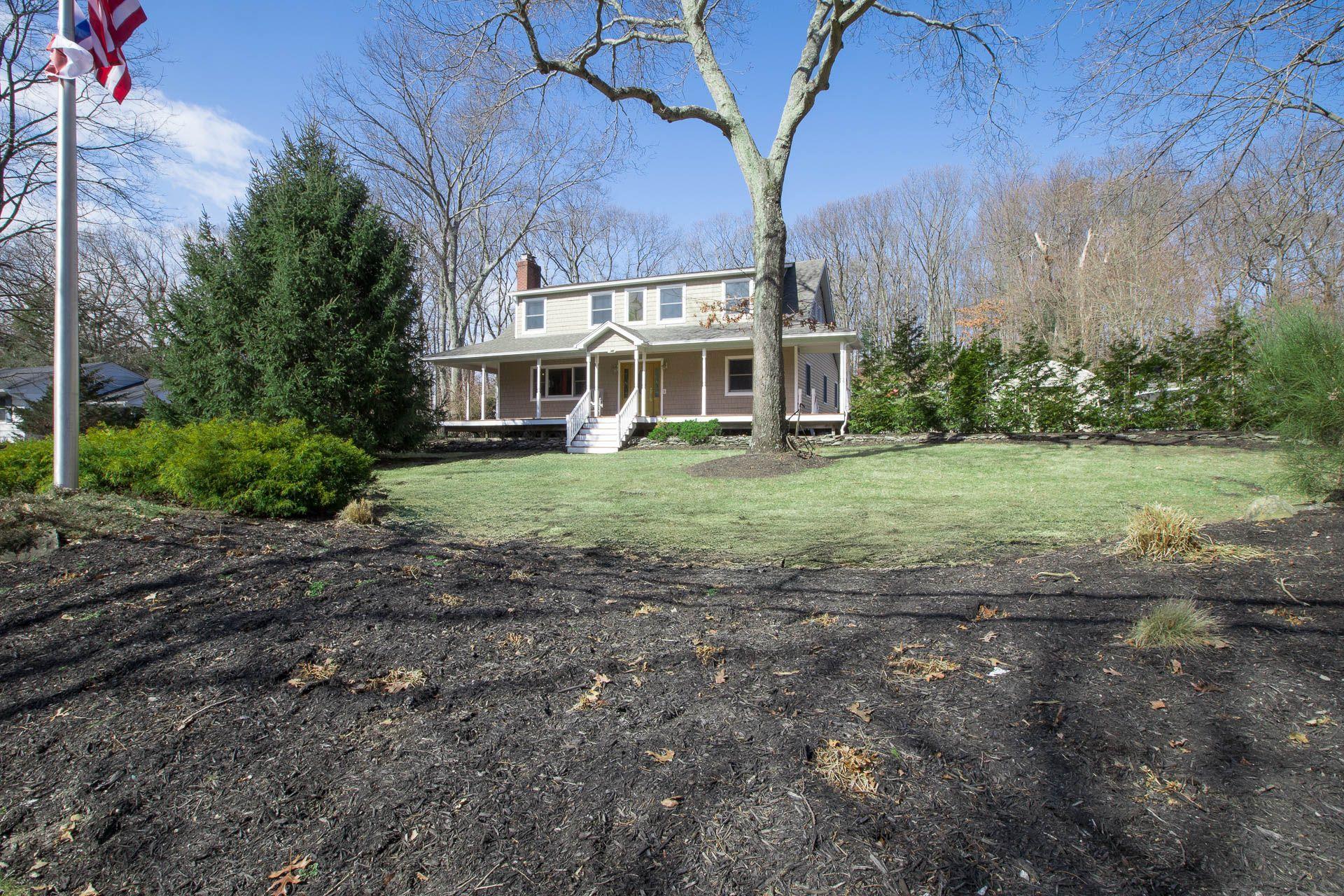 Meadow Rd, Kings Park, NY 11754
