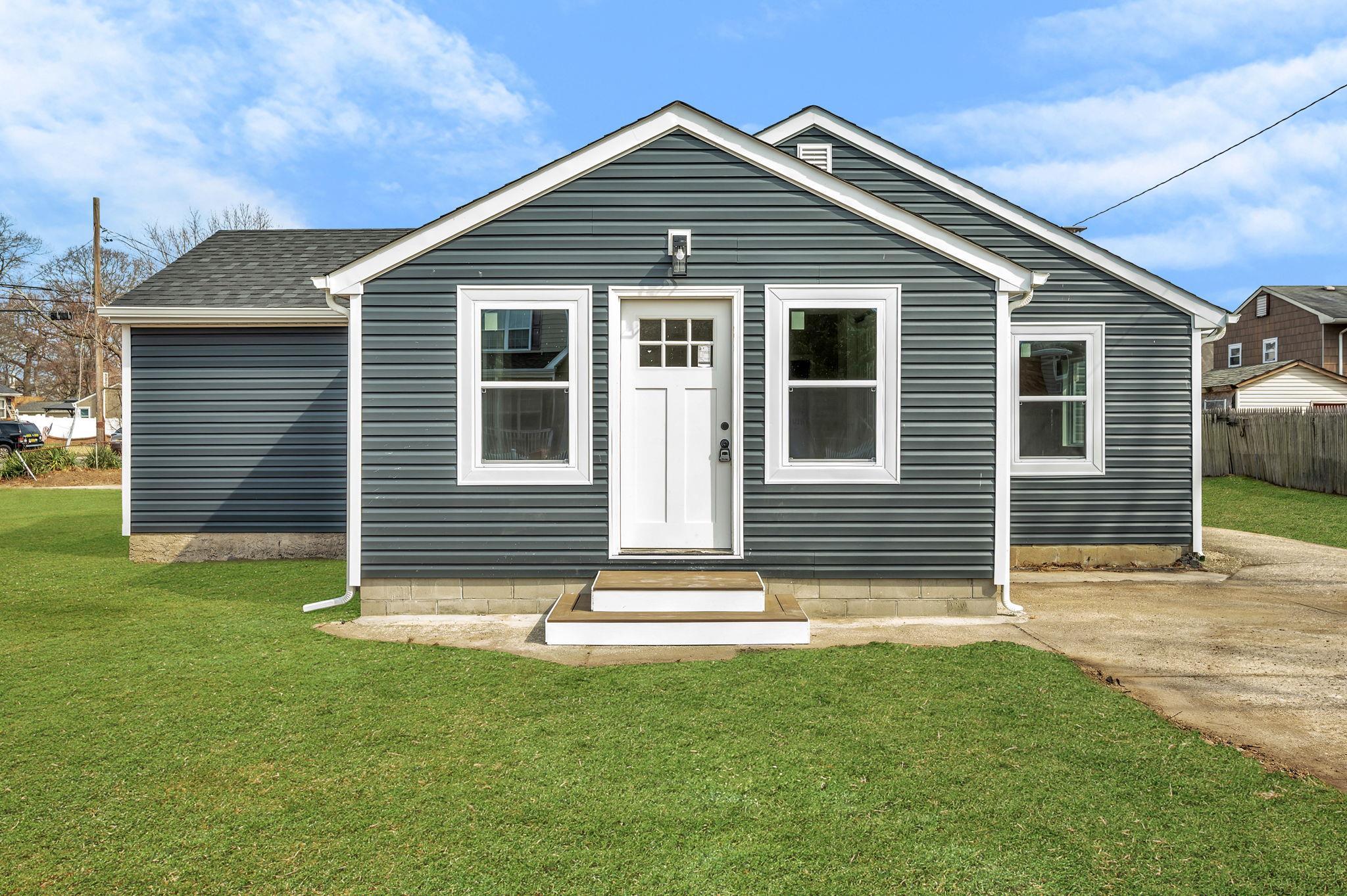 Bay Ave, Ronkonkoma, NY 11779
