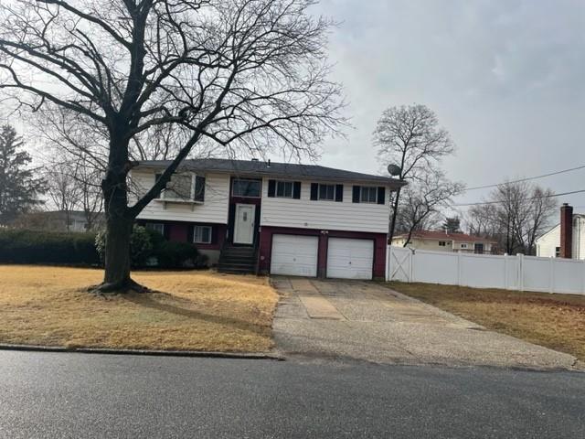 Van St, Brentwood, NY 11717