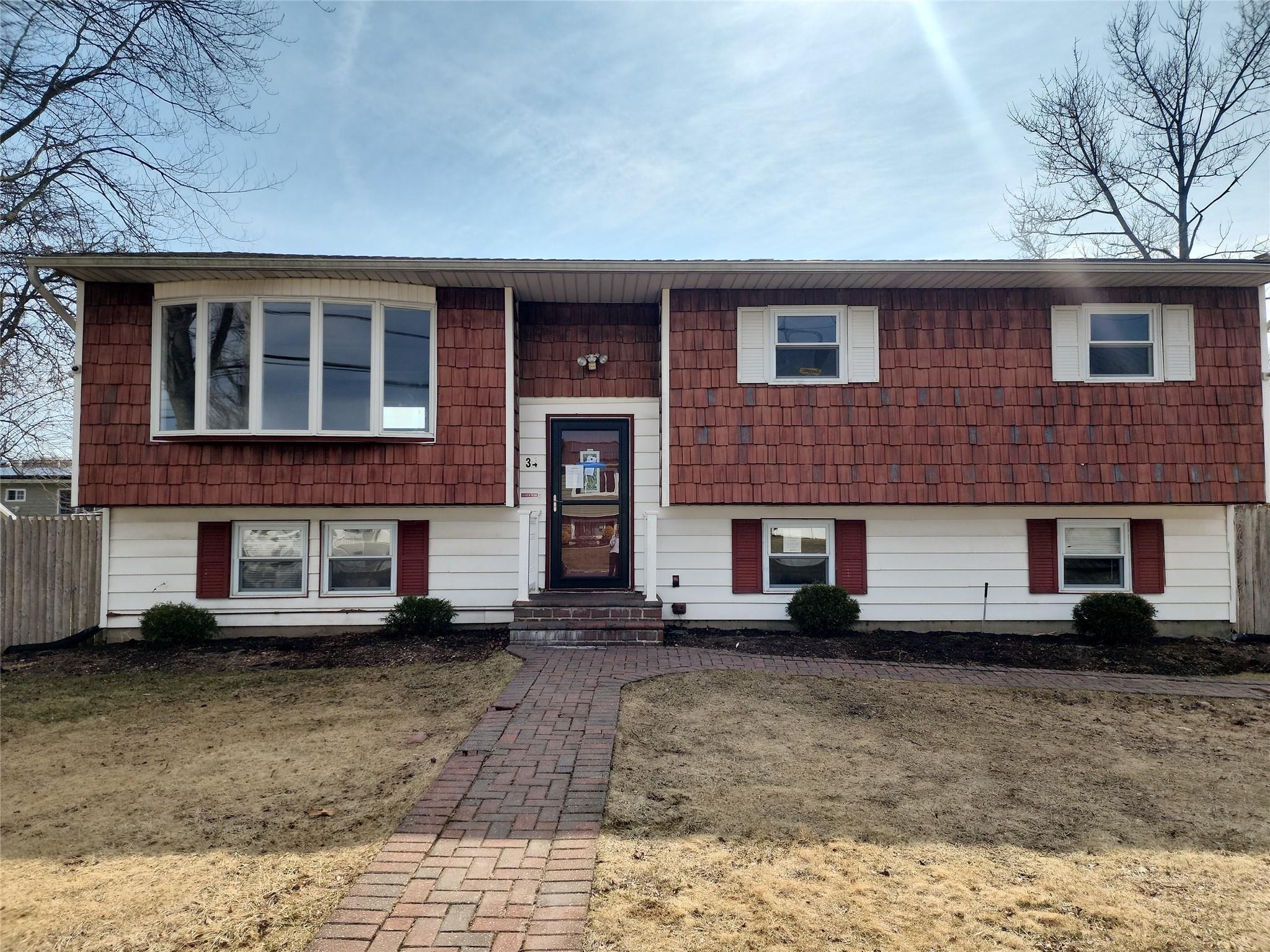 Essex St, West Babylon, NY 11704