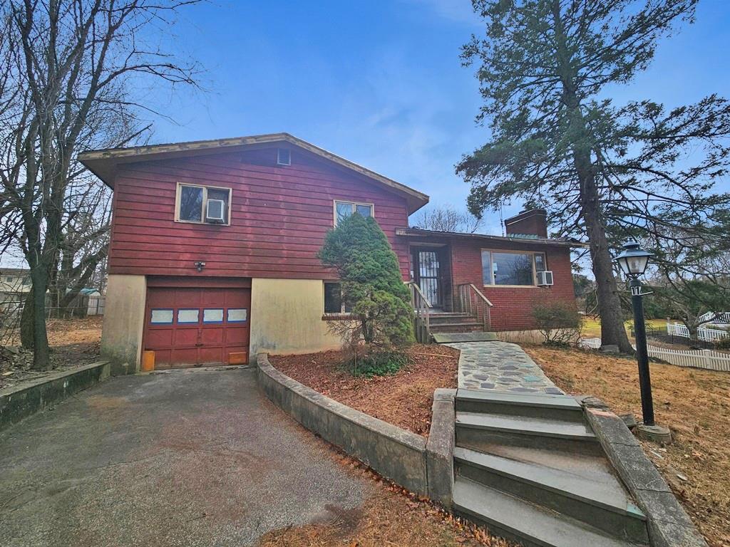 Juniper Hill Rd, White Plains, NY 10607