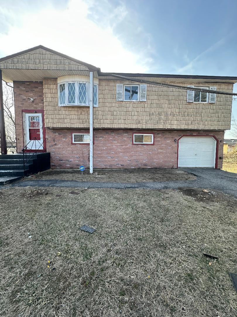 S 21st St, Wyandanch, NY 11798