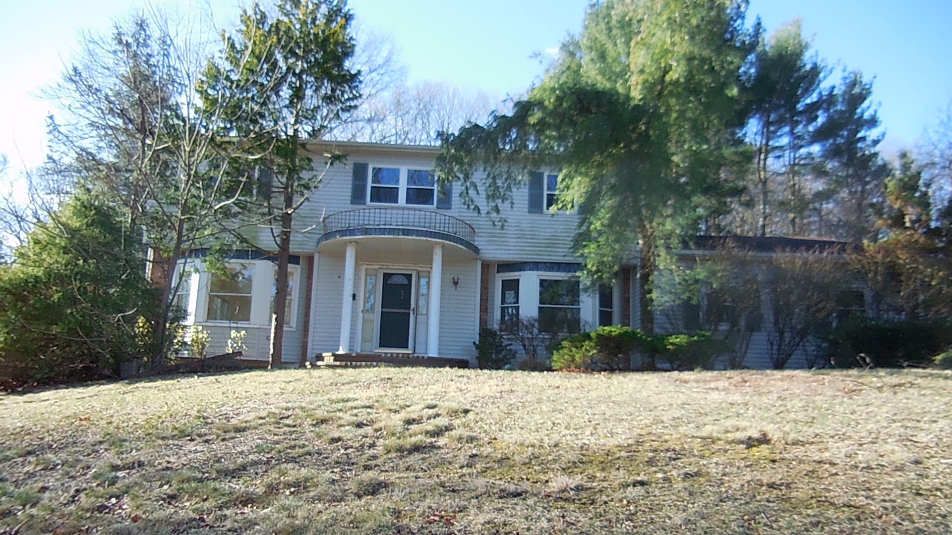Faith Ct, Dix Hills, NY 11746
