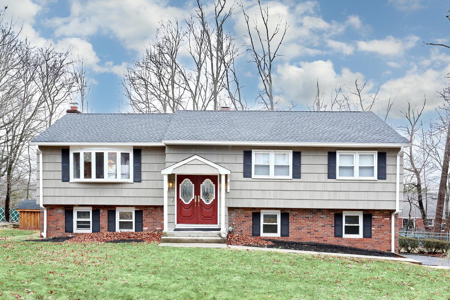 Claremont Ln, Suffern, NY 10901