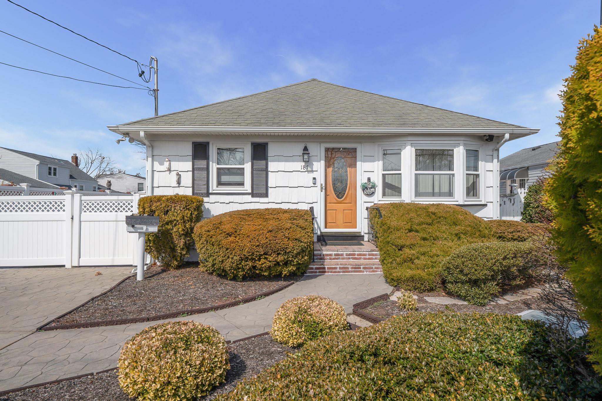 Islip Blvd, Islip Terrace, NY 11752