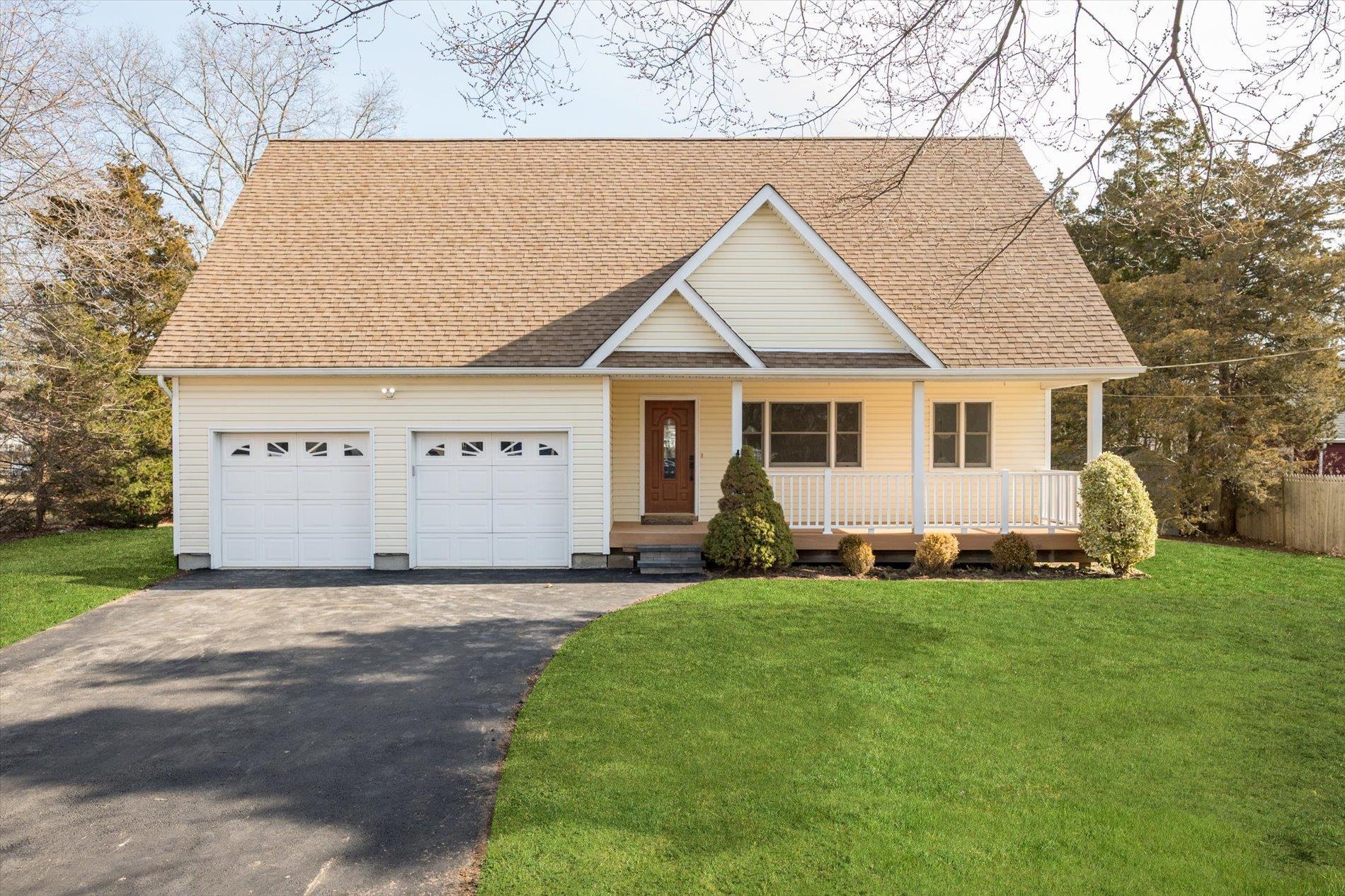 Sweet Hollow Rd, Melville, NY 11747