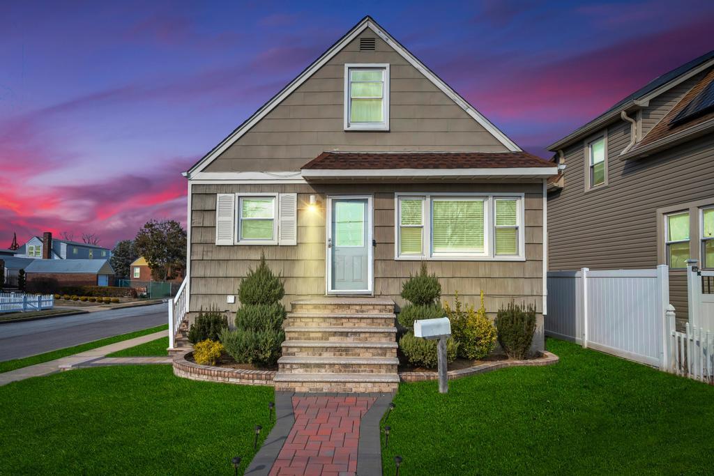 Martens Ave, Valley Stream, NY 11580