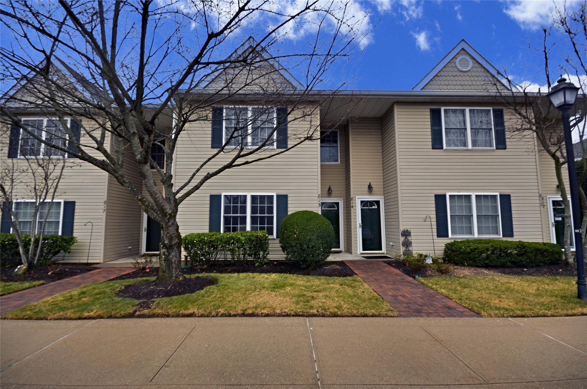 Portofino Pl, Melville, NY 11747