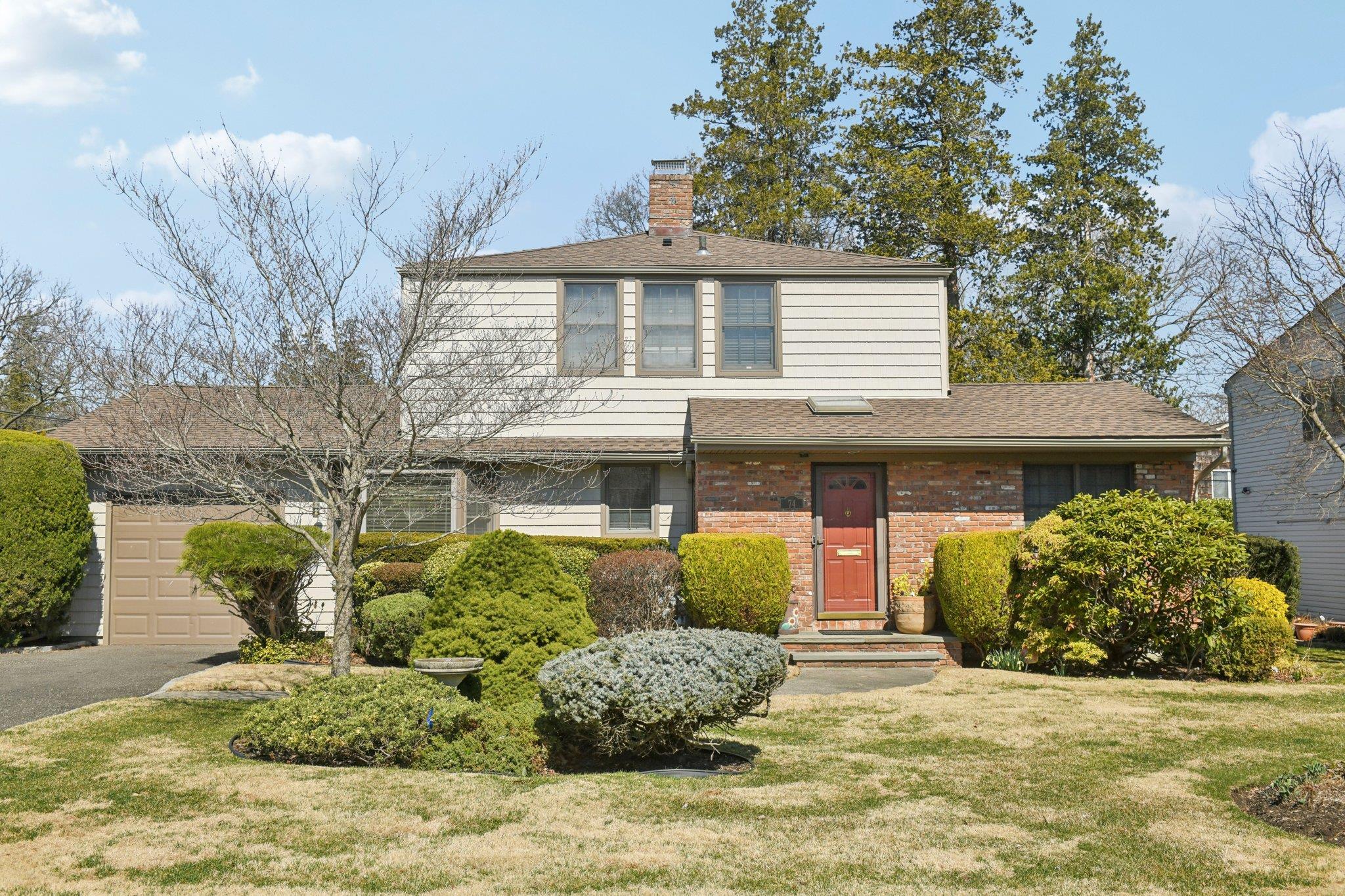Argyle Rd, Albertson, NY 11507