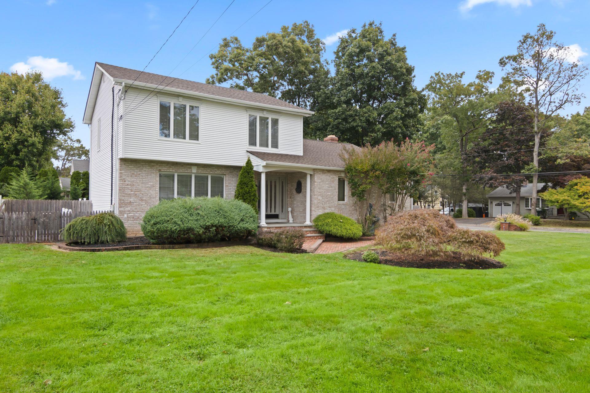 4th St, Saint James, NY 11780