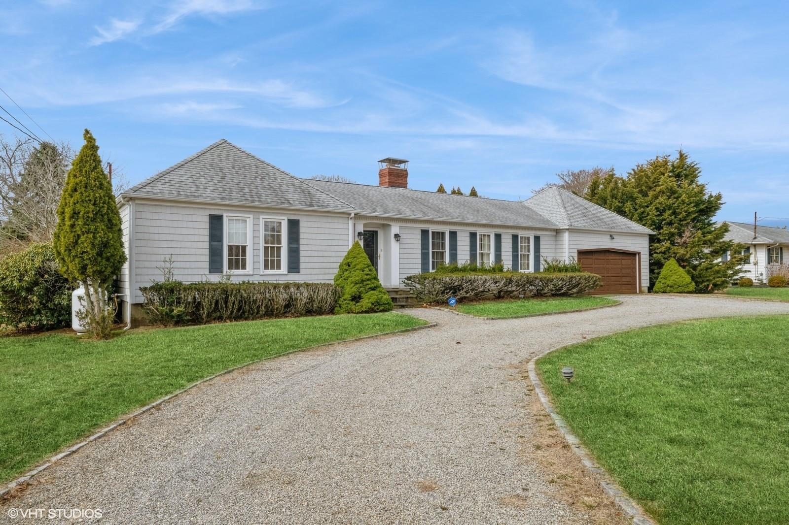 Saint Andrews Rd, Southampton, NY 11968