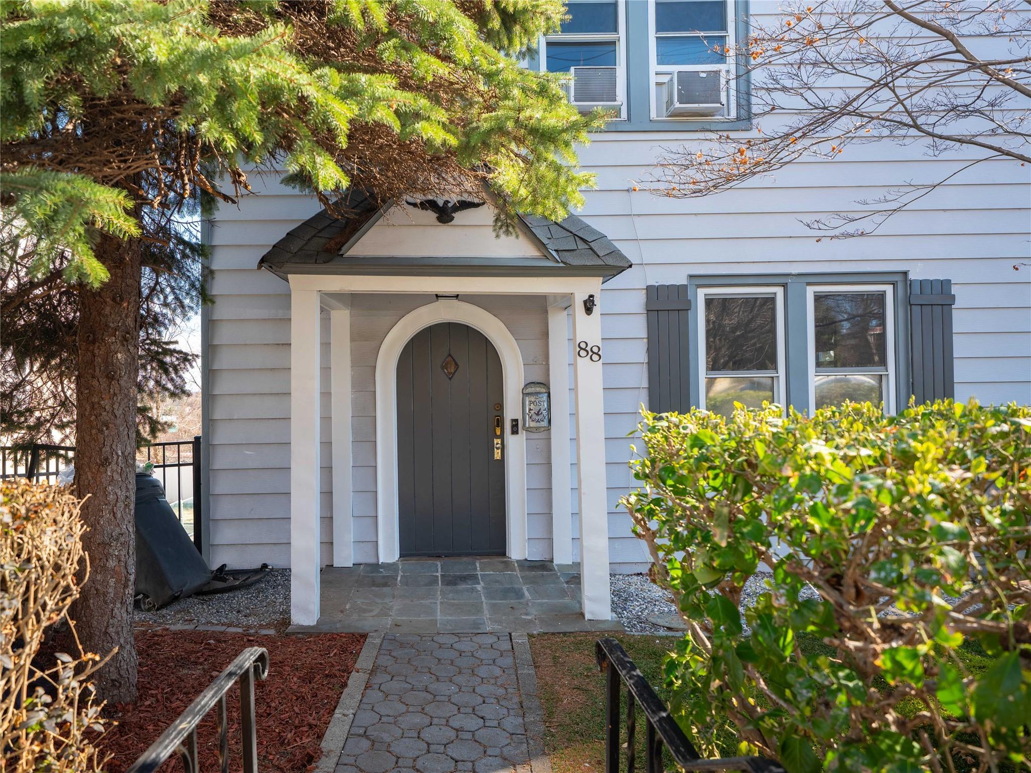 Staunton St, Yonkers, NY 10704