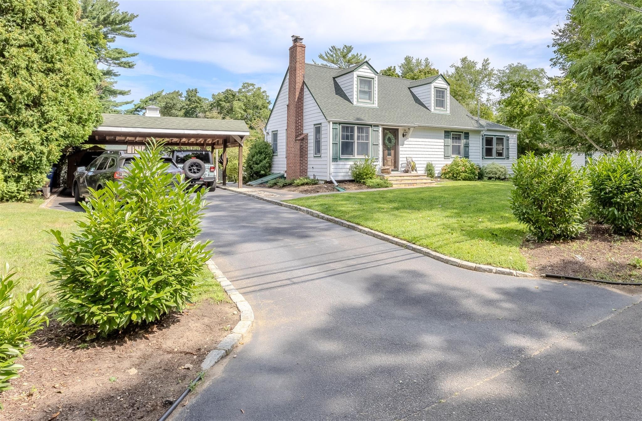 Lower Rocky Point Rd, Miller Place, NY 11764