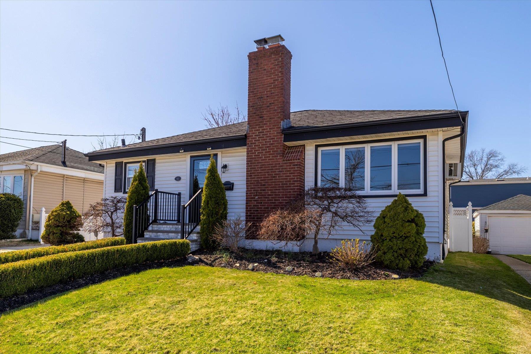 Albert Rd, Valley Stream, NY 11580