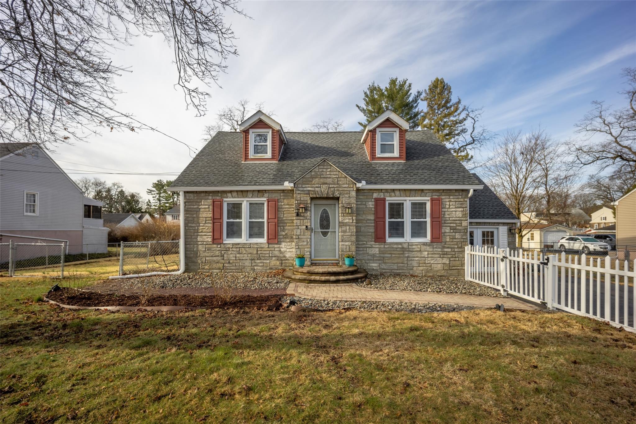 Locust Ave, New Windsor, NY 12553