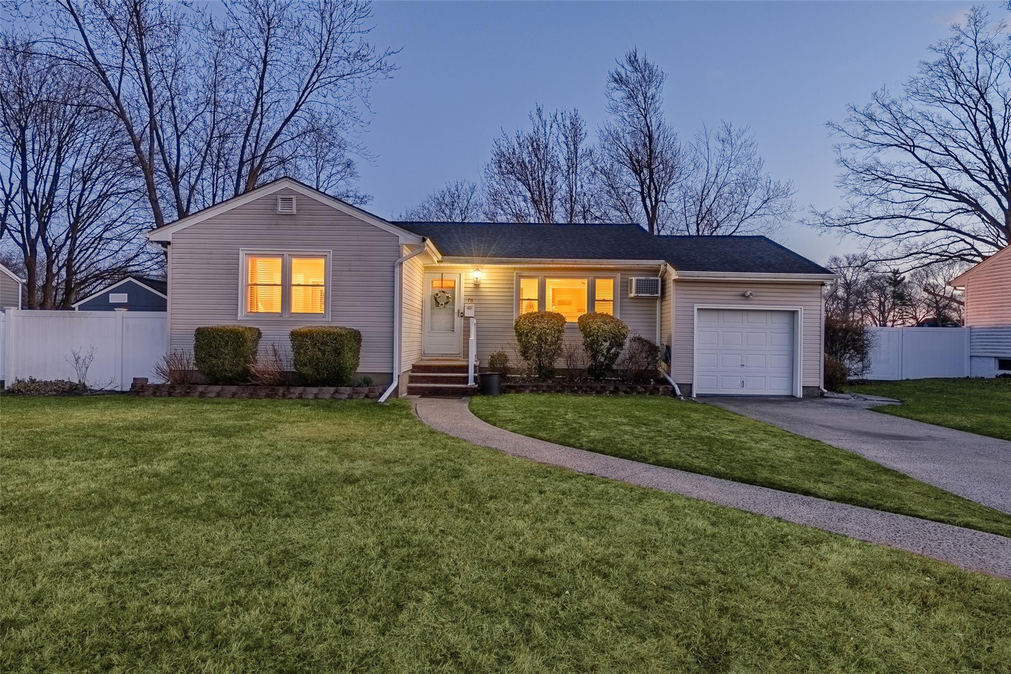Liberty Ave, North Babylon, NY 11703