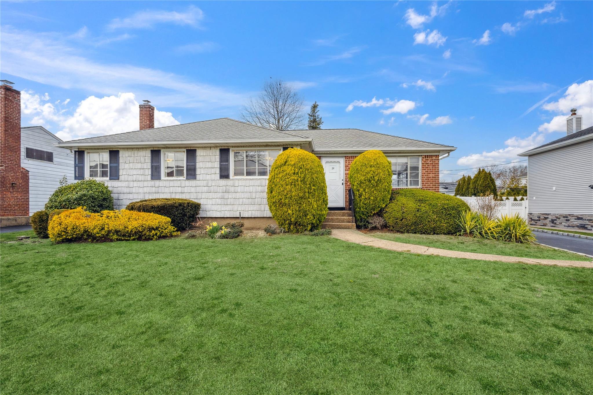 London Rd, Syosset, NY 11791