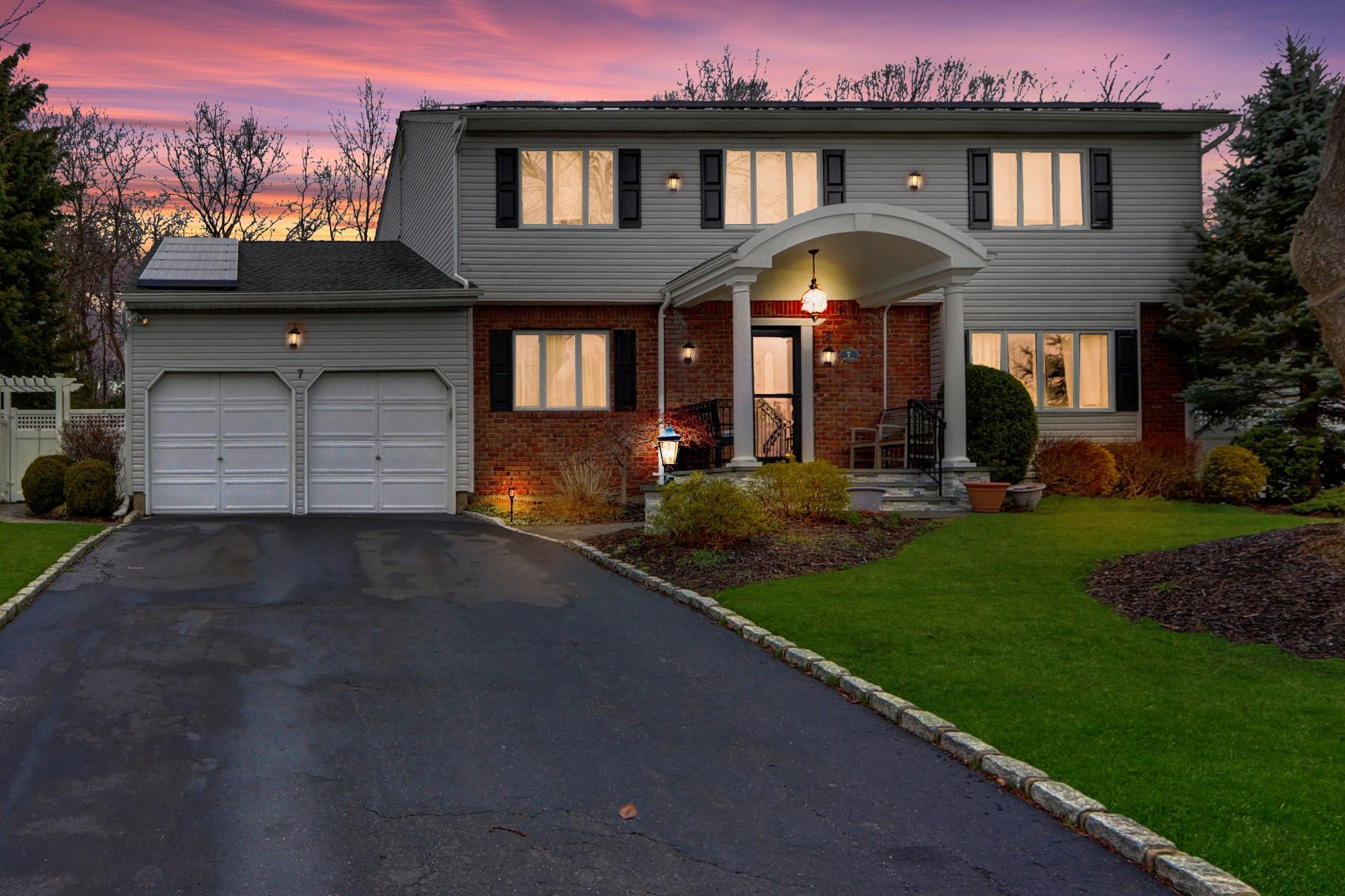 Hilltop Dr, Mount Sinai, NY 11766