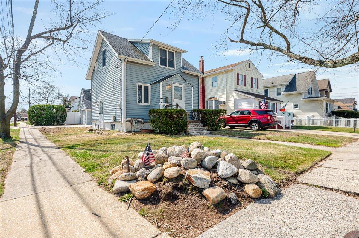Oceanside Pkwy, Oceanside, NY 11572