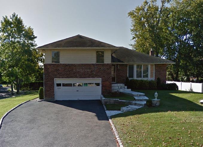 Larch Dr, New Hyde Park, NY 11040