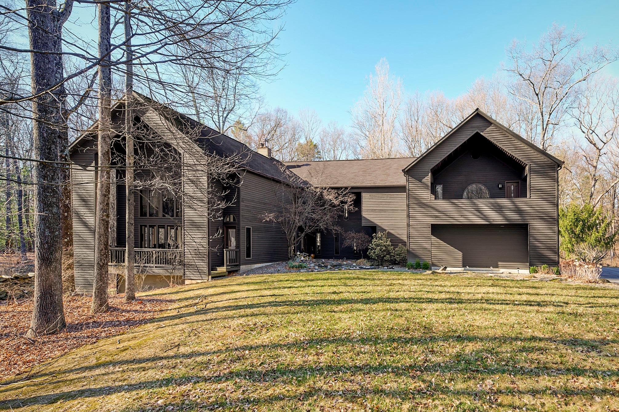 Winston Dr, Rhinebeck, NY 12572