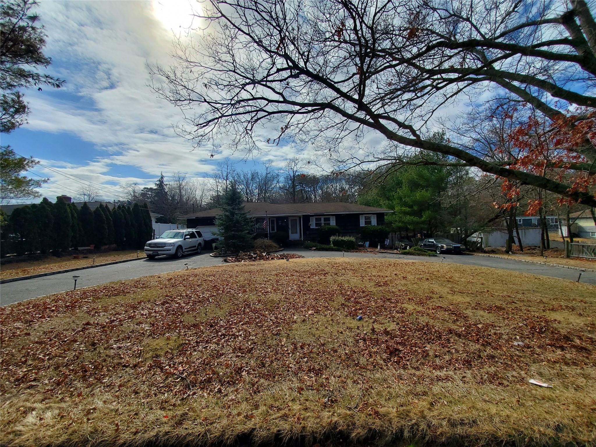 Long Island Ave, Holtsville, NY 11742