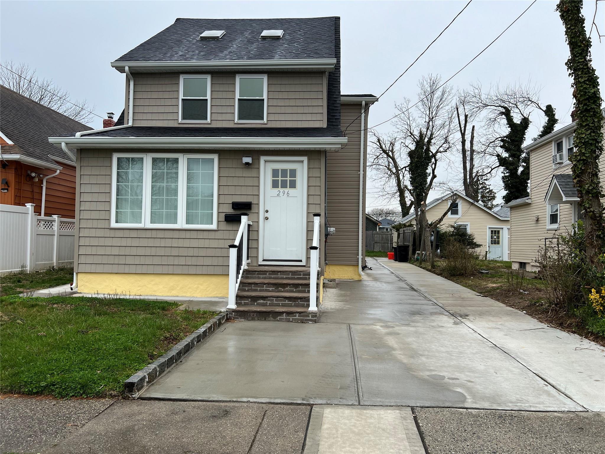 Doherty Ave, Elmont, NY 11003