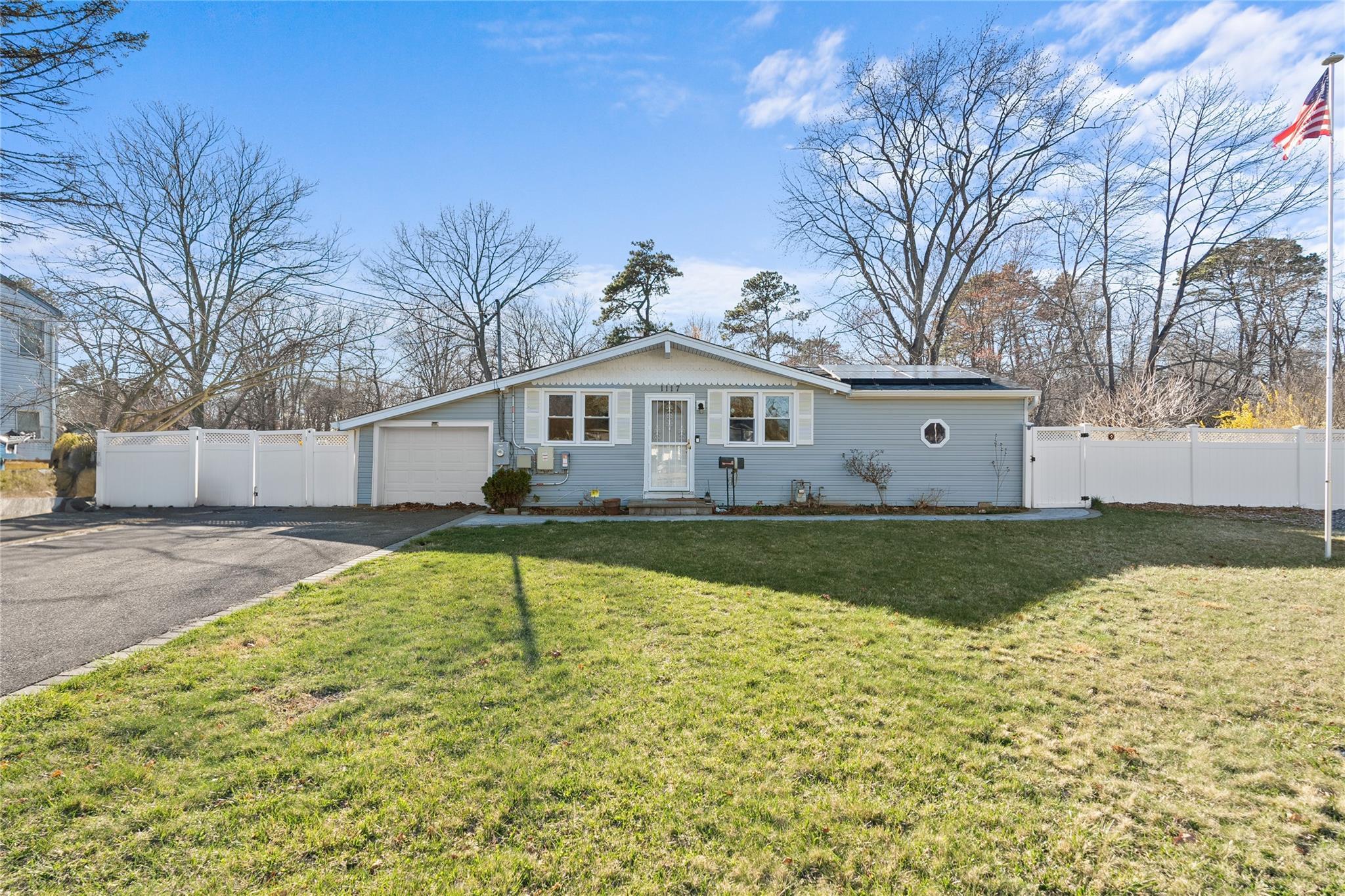 Nugent Ave, Bay Shore, NY 11706