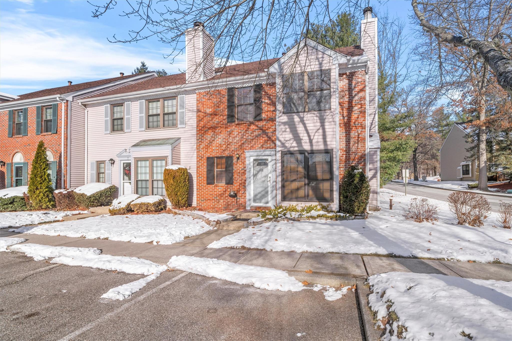 Poplar Cir, Peekskill, NY 10566