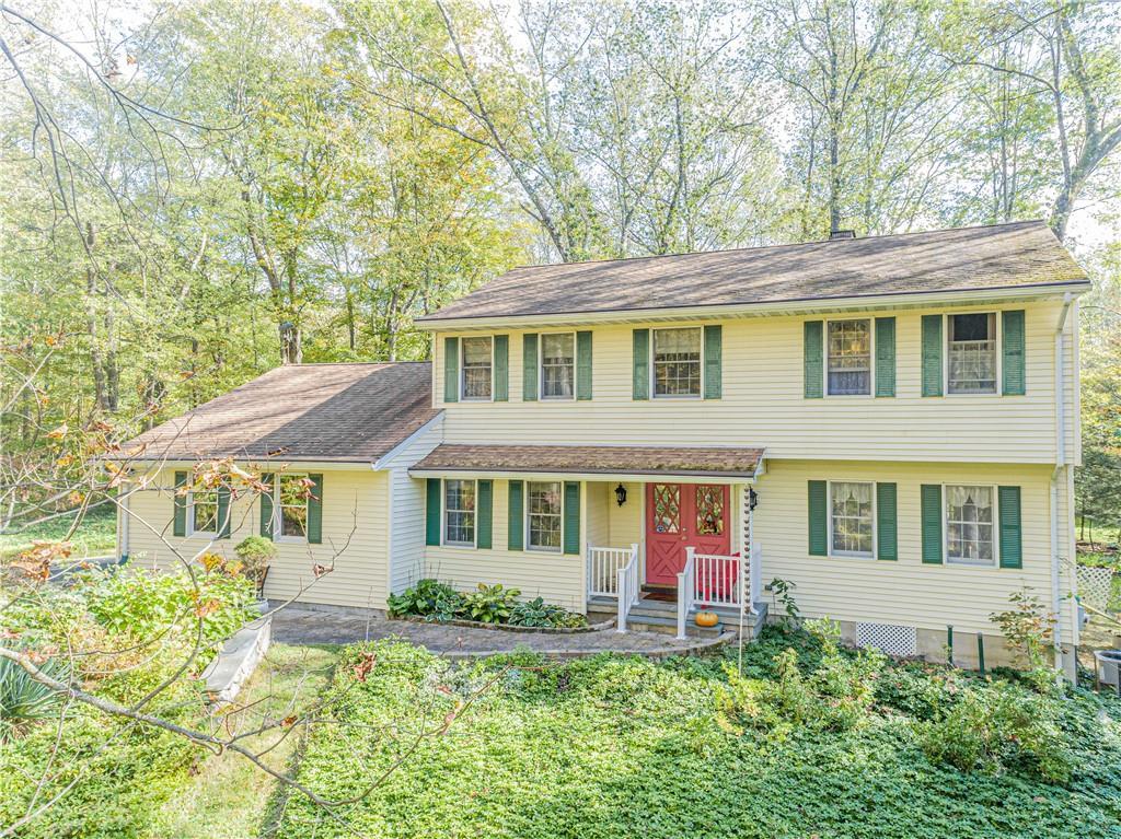 Matuk Dr, Hyde Park, NY 12538