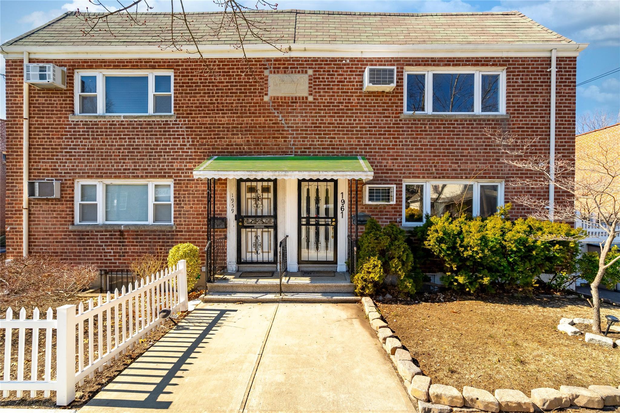 Mayflower Ave, Bronx, NY 10461
