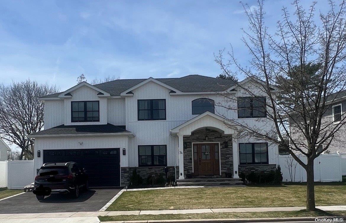 Avoca Ave, Massapequa Park, NY 11762