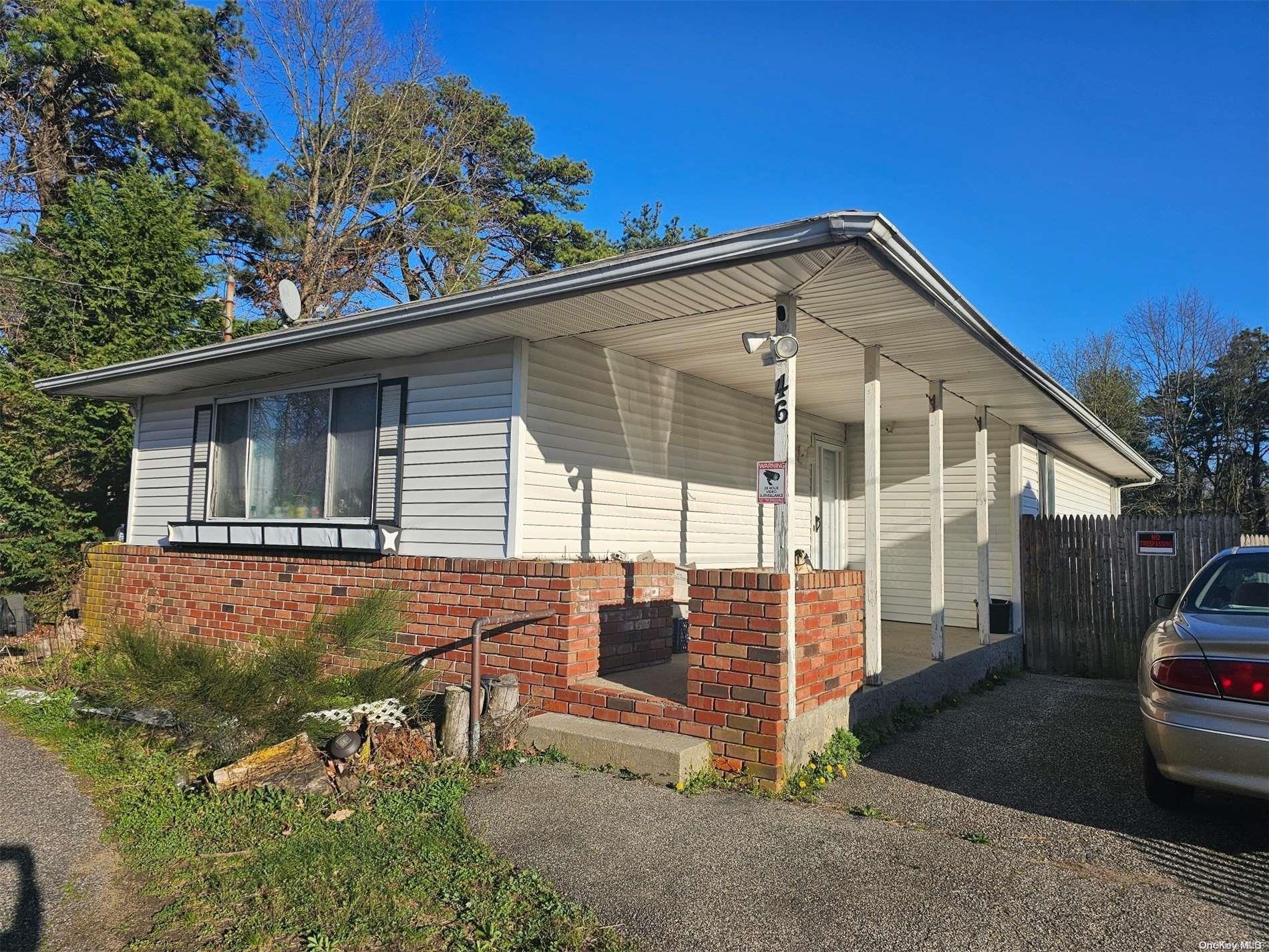 Gordon Ave, West Babylon, NY 11704