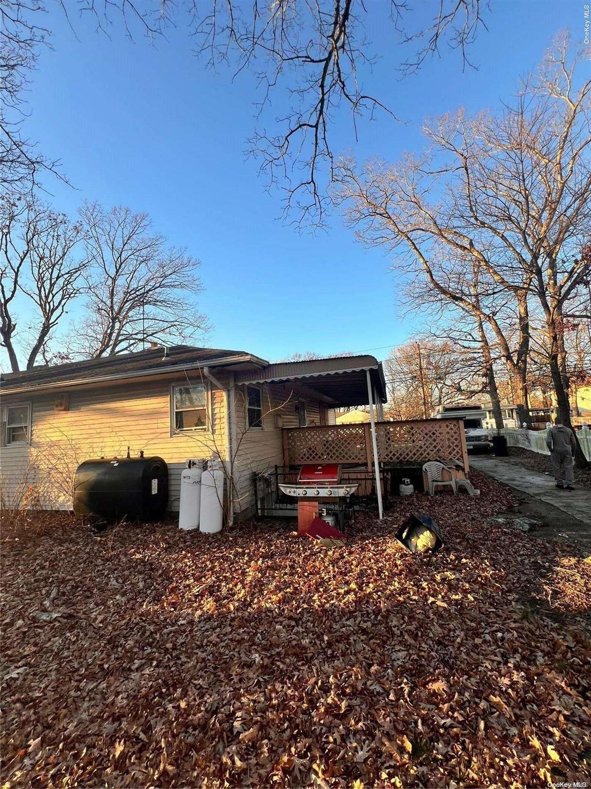 Jefferson Ave, Amityville, NY 11701