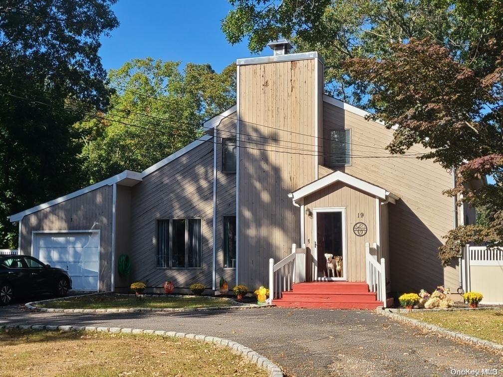 Elizabeth Way, Ridge, NY 11961