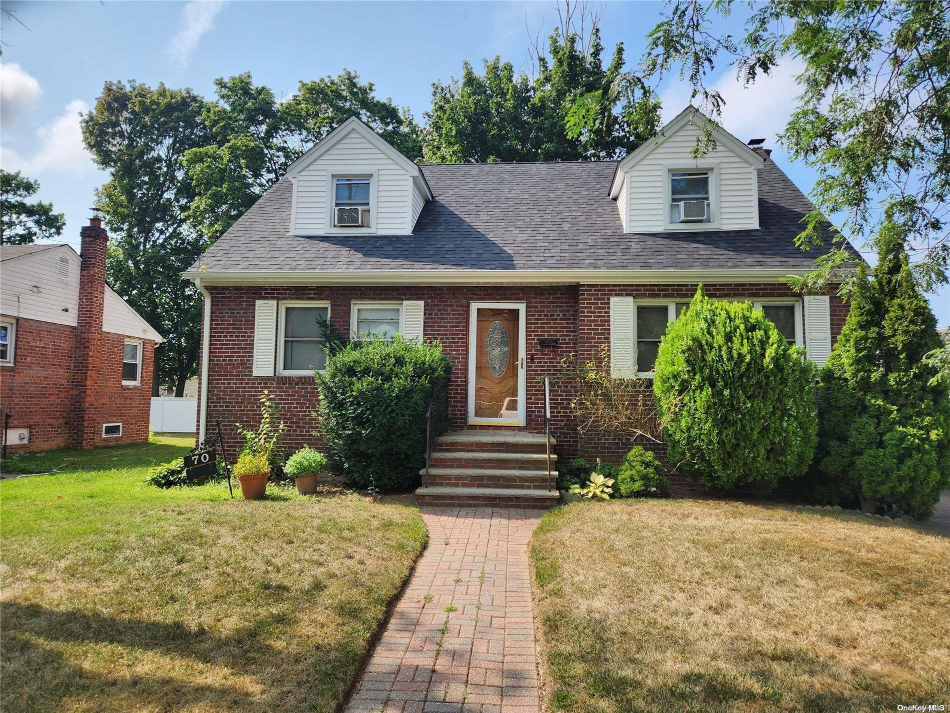 Jefferson Ave, Roosevelt, NY 11575
