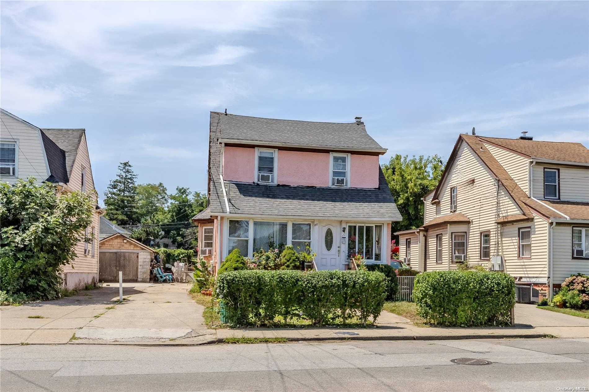 W End Ave, Inwood, NY 11096