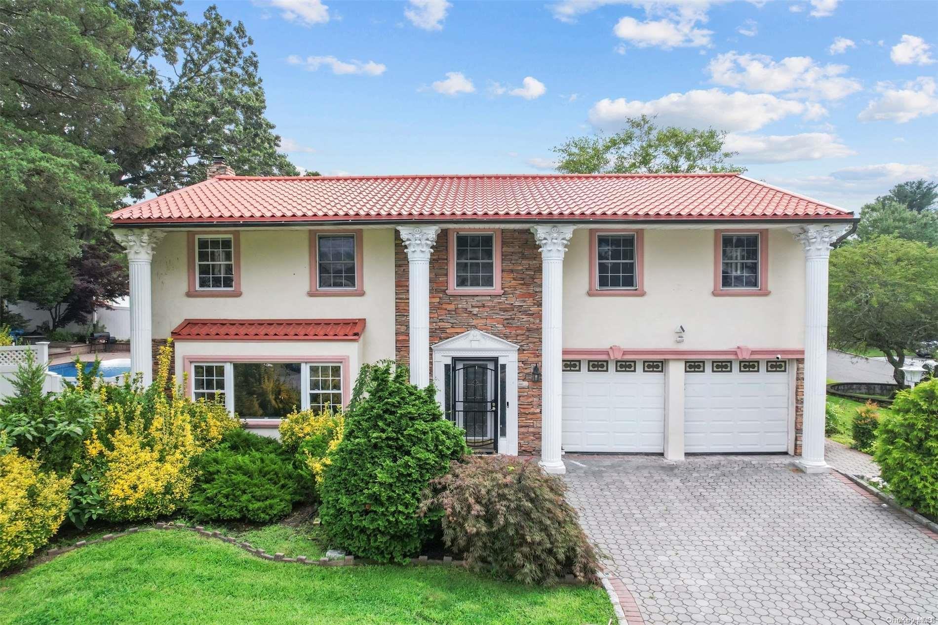 Neil Dr, Lake Grove, NY 11755