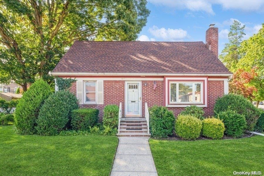 Albertson Pkwy, Albertson, NY 11507