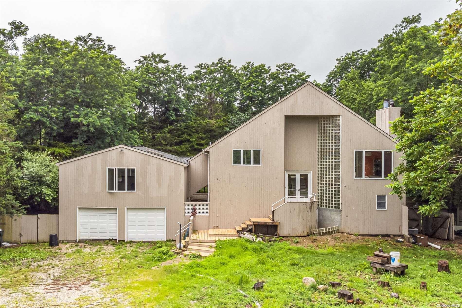 Deerfield Rd, Water Mill, NY 11976