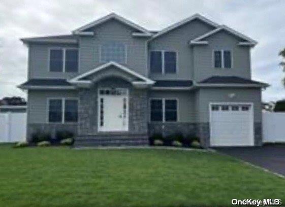 Hyman Dr, Farmingdale, NY 11735