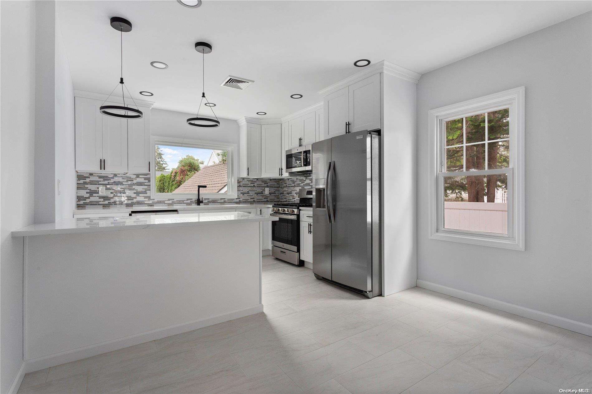 Gilmore Blvd, Floral Park, NY 11001