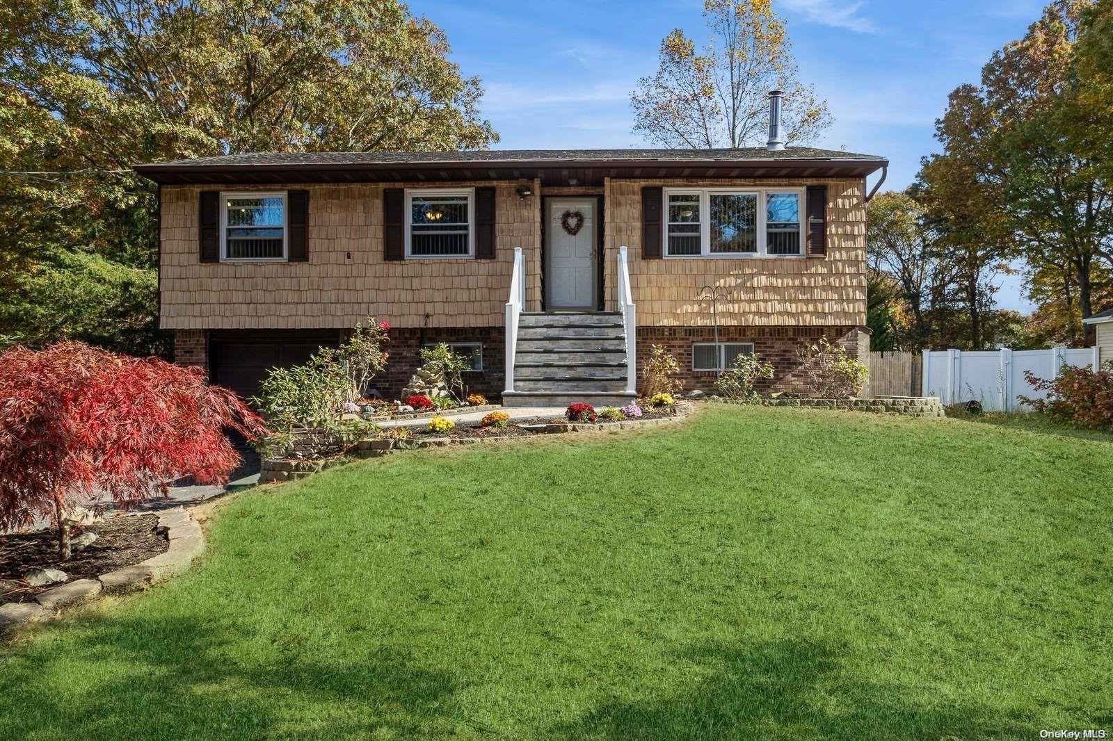 S Howell Ave, Centereach, NY 11720