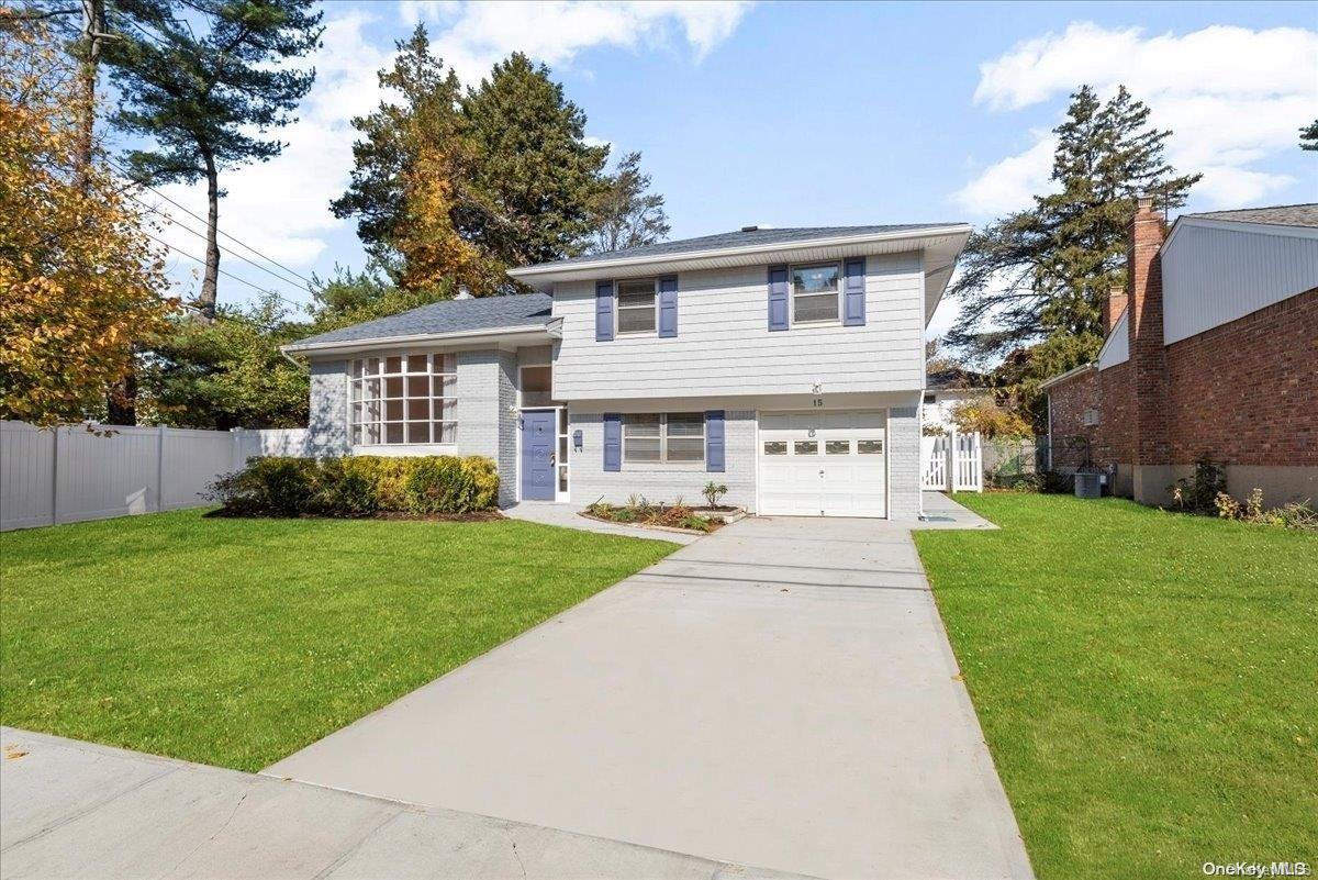Starfire Ct, Hewlett, NY 11557