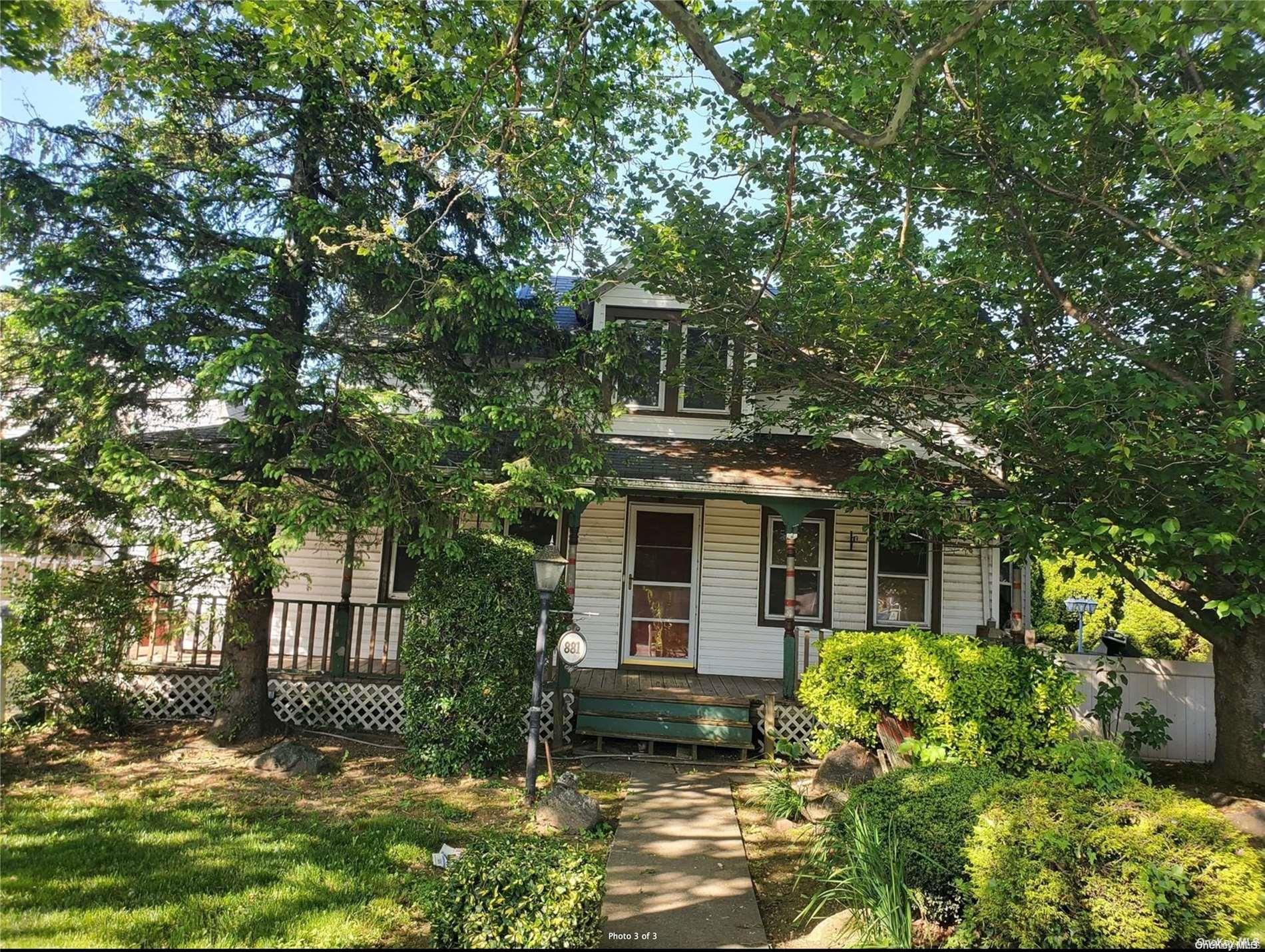Main St, Farmingdale, NY 11735