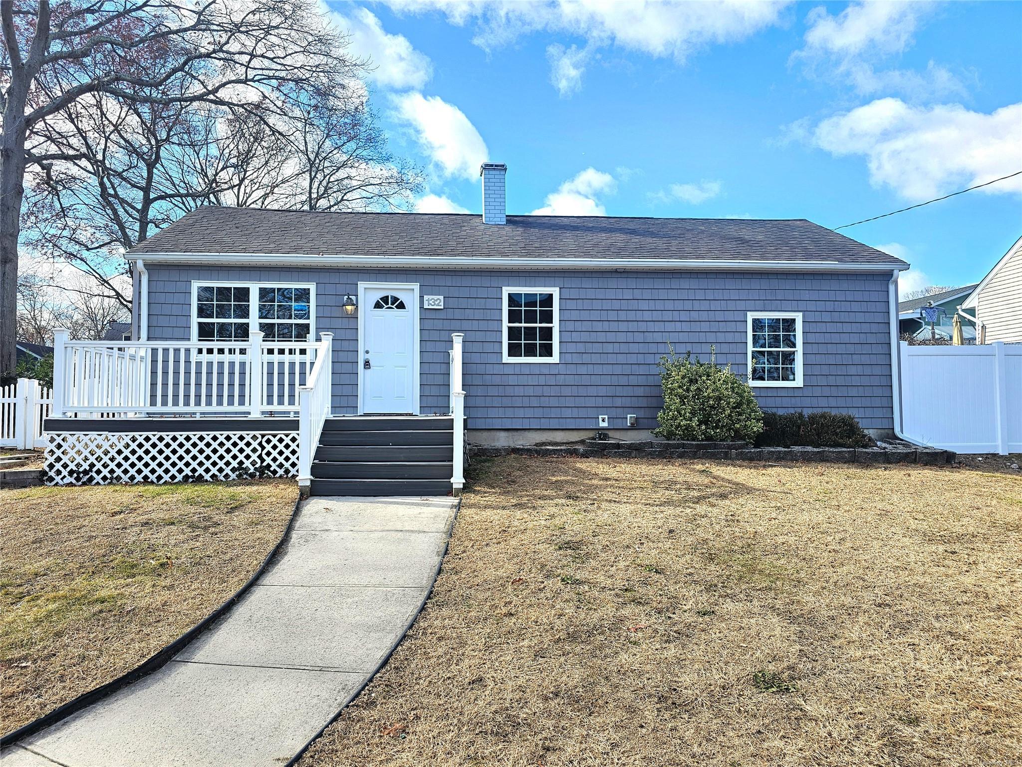 Pleasure Ave, Ronkonkoma, NY 11779