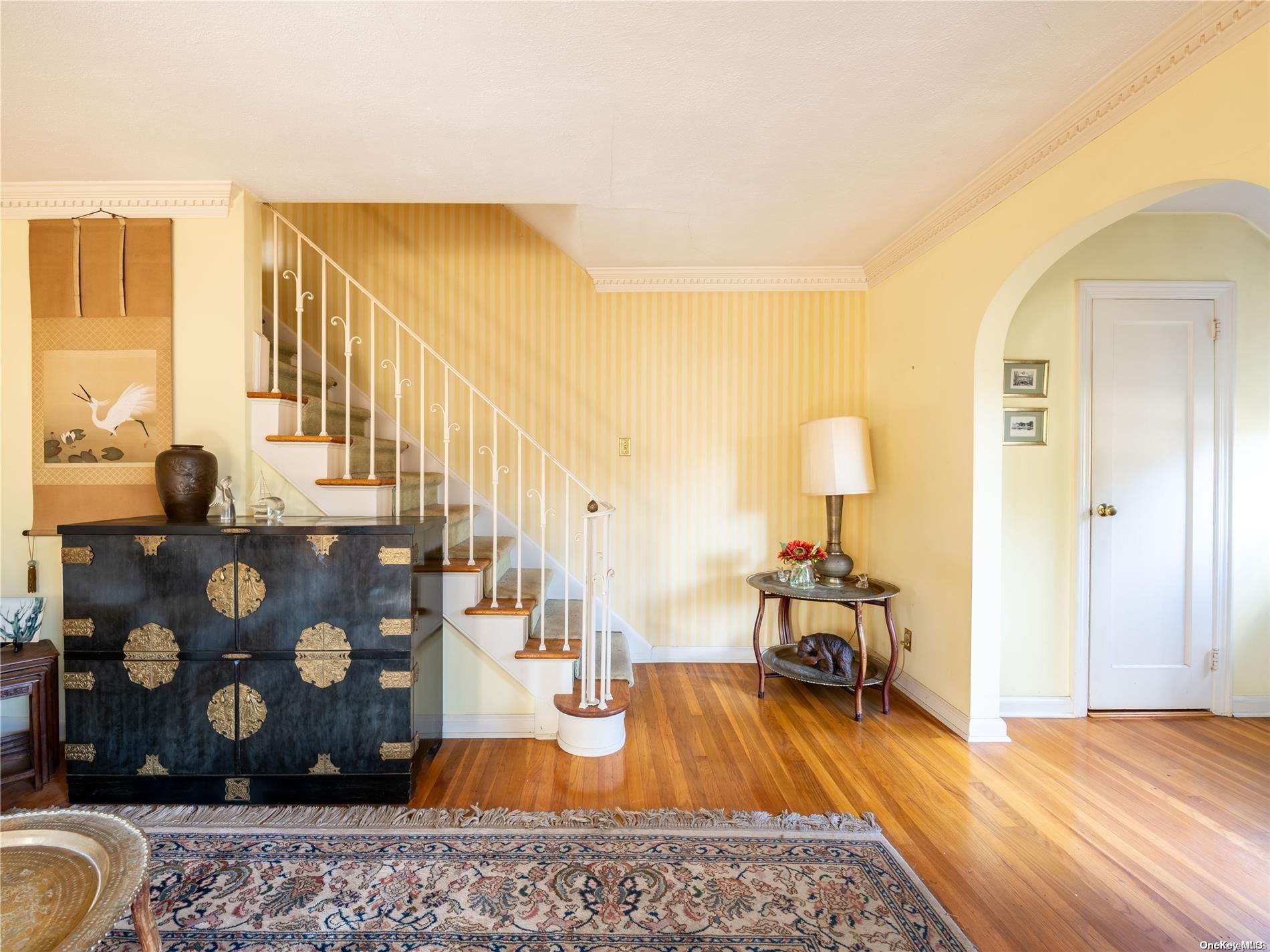 Homewood Dr, Manhasset, NY 11030