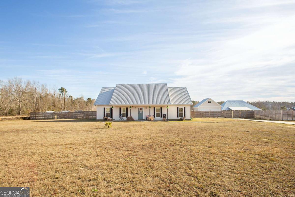 Hampton Ave, Swainsboro, GA 30401